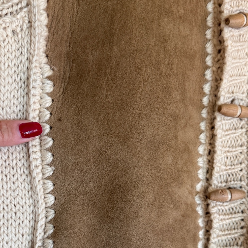 Vintage Cozy Tan and Cream Suede New Zealand Shearling Leather Women's Cardigan - Picture 6 of 16